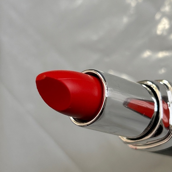 J.Cat Beauty Matte Lipstick Diary MLD107 Hump Wednesday NEW - Picture 2 of 7